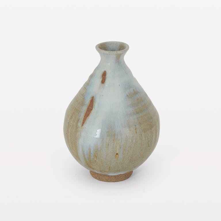 6981da46-1e16-434d-b94b-88e7e4f3034f_ishikawa-vase-white-2@0_5x